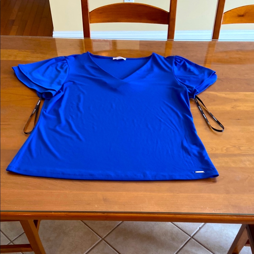 Elegant Calvin Klein Women's Top. Easy and Flattering. Cobalt Blue.